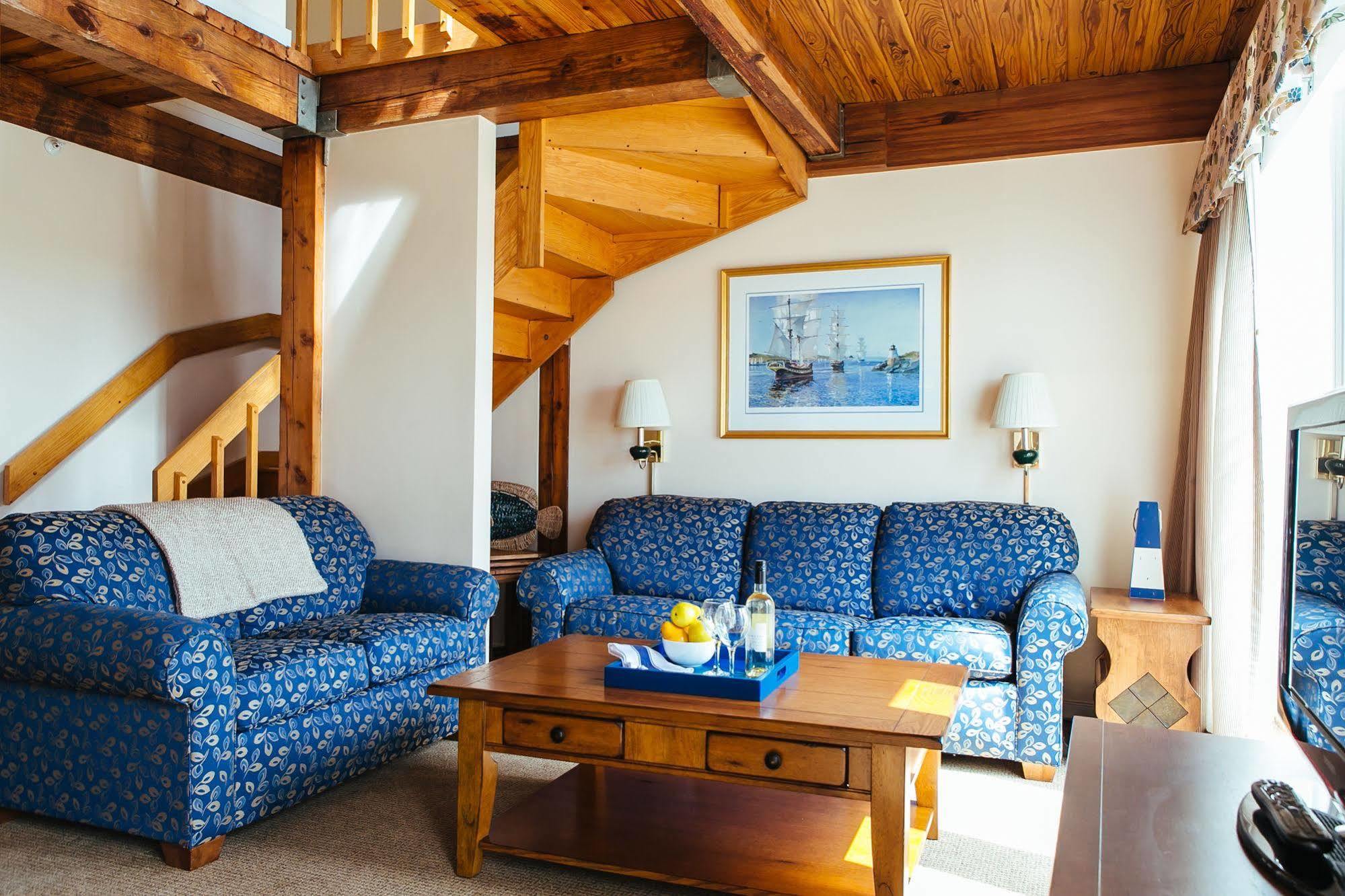 Bay Club And 4* Tour de Newport